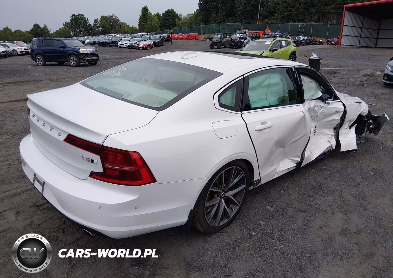 2018 Volvo S90 T5 Momentum VIN:LVY982MKXJP034472 - 4