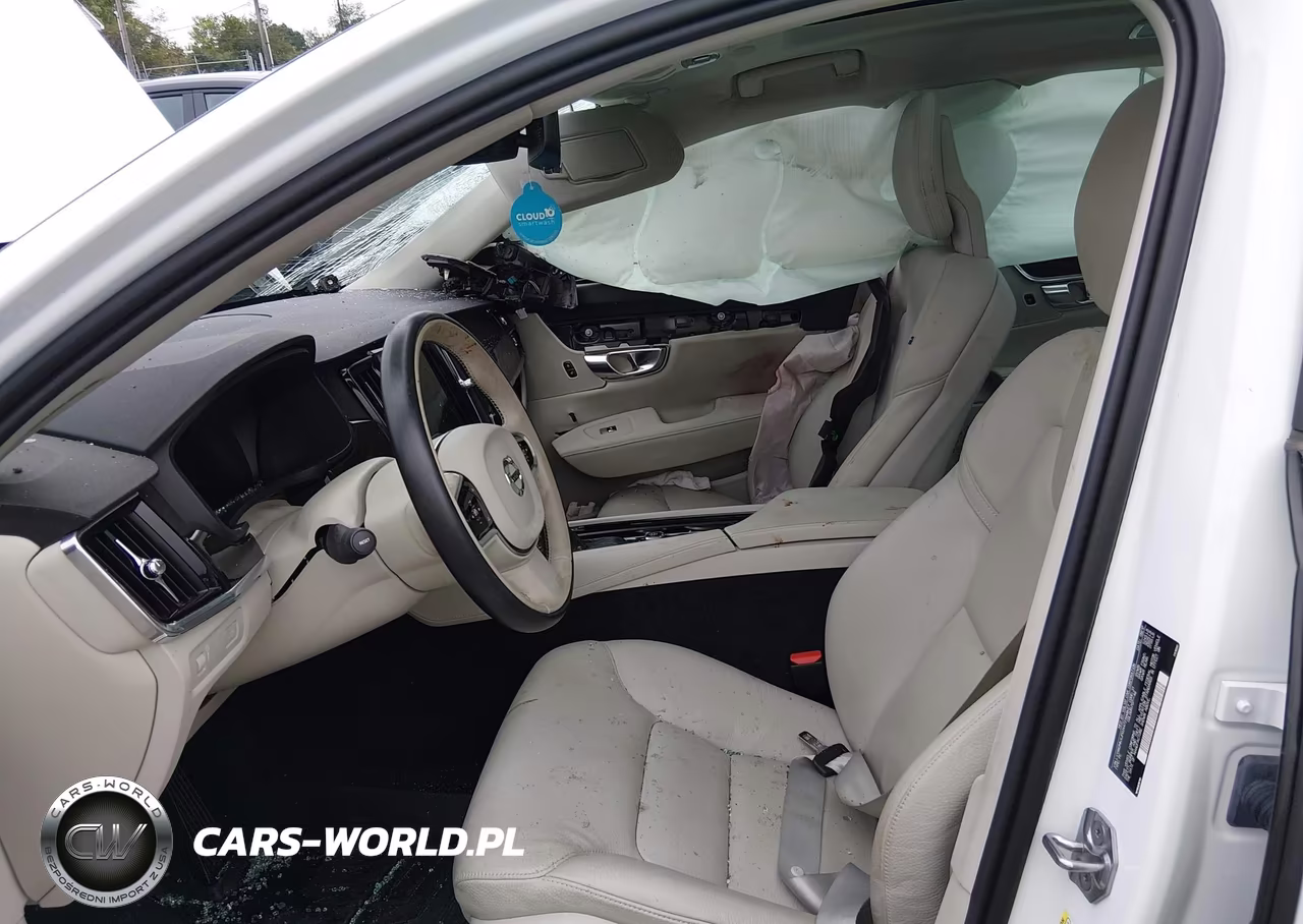 2018 Volvo S90 T5 Momentum VIN:LVY982MKXJP034472 - 5
