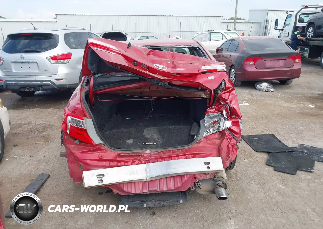 2014 Toyota Camry Se VIN:4T1BF1FK8EU828119 - 17