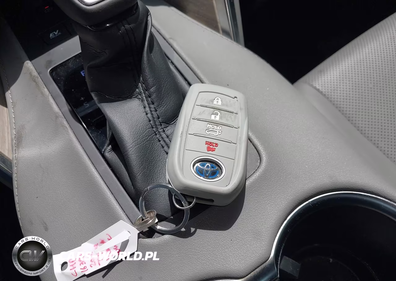 2021 Toyota Venza Limited VIN:JTEAAAAH1MJ085244 - 11