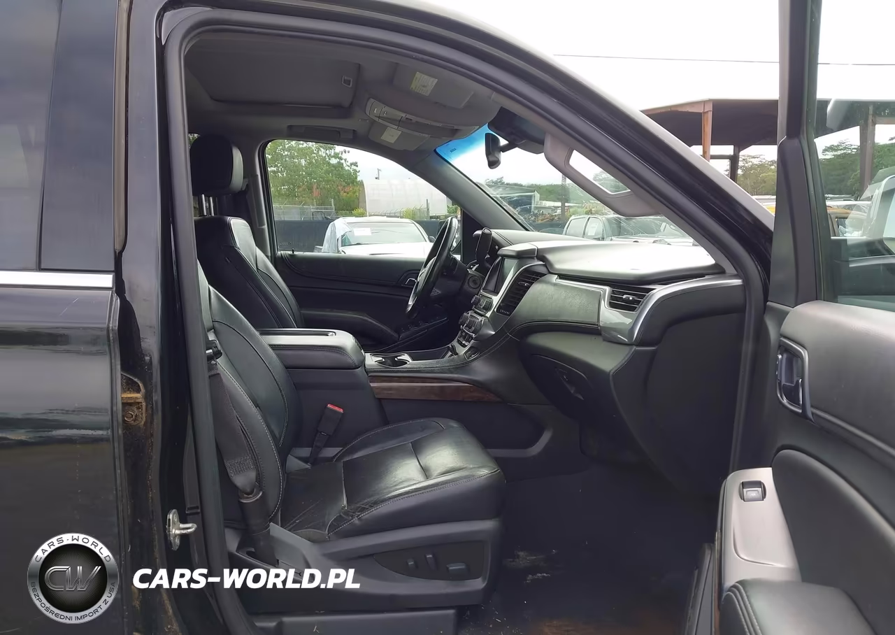 2019 Chevrolet Suburban Lt VIN:1GNSKHKCXKR392080 - 5
