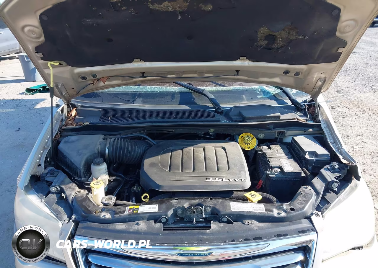 2013 Chrysler Town & Country Touring VIN:2C4RC1BG8DR741913 - 10