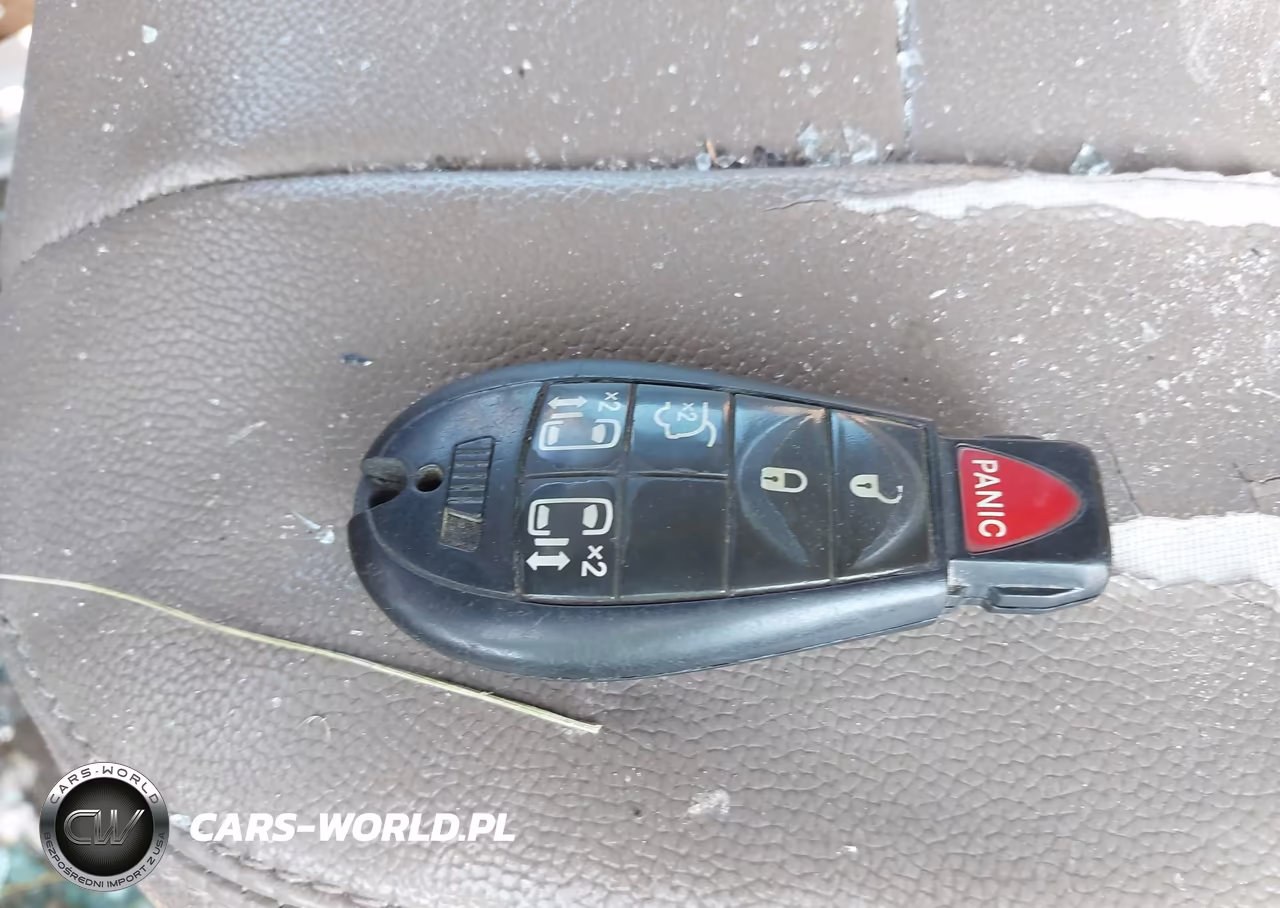 2013 Chrysler Town & Country Touring VIN:2C4RC1BG8DR741913 - 11