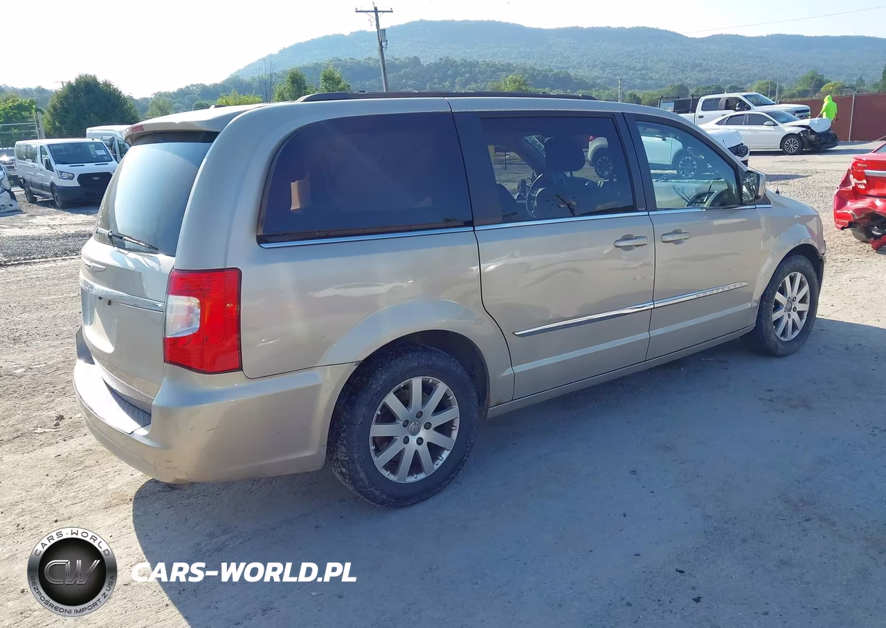 2013 Chrysler Town & Country Touring VIN:2C4RC1BG8DR741913 - 4