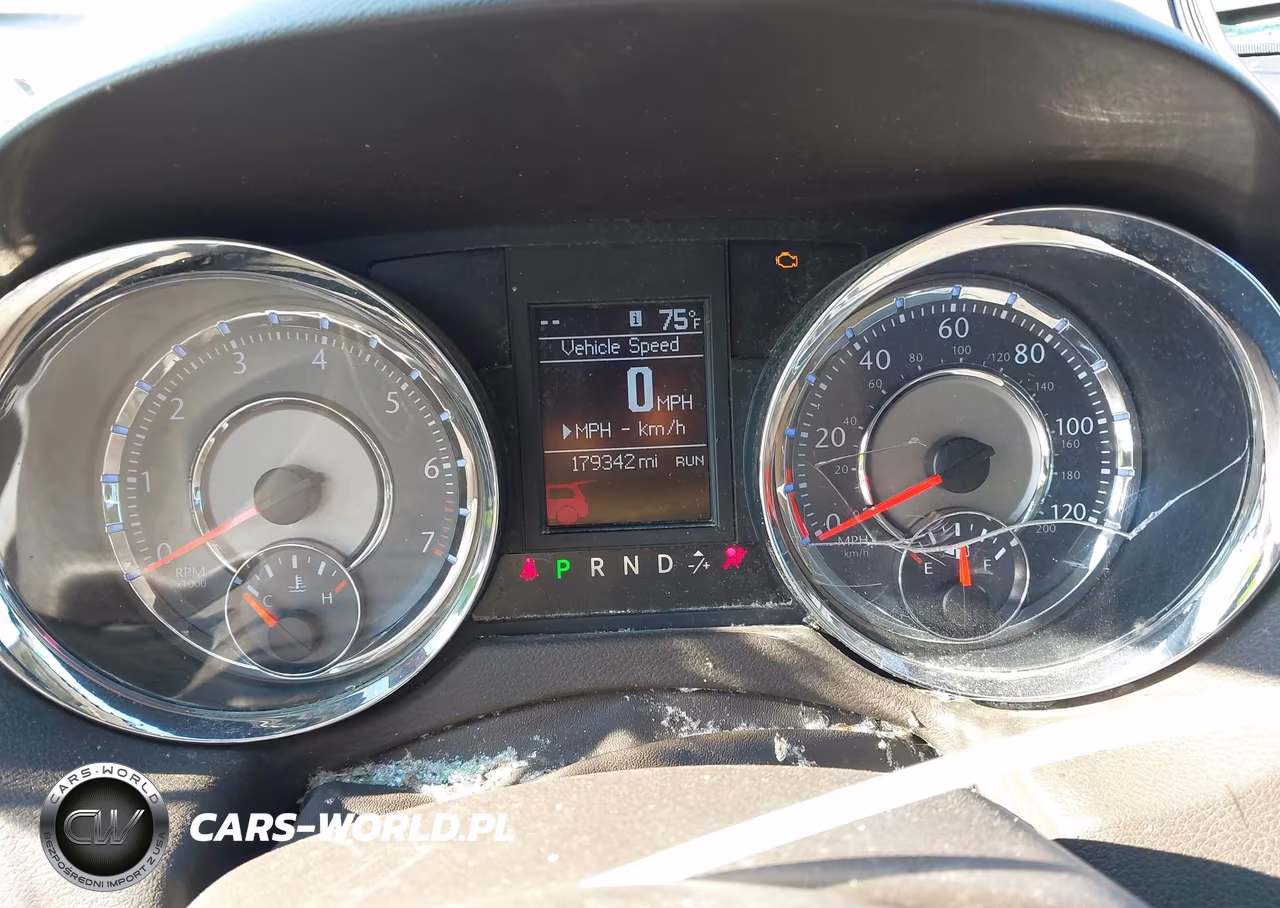 2013 Chrysler Town & Country Touring VIN:2C4RC1BG8DR741913 - 7