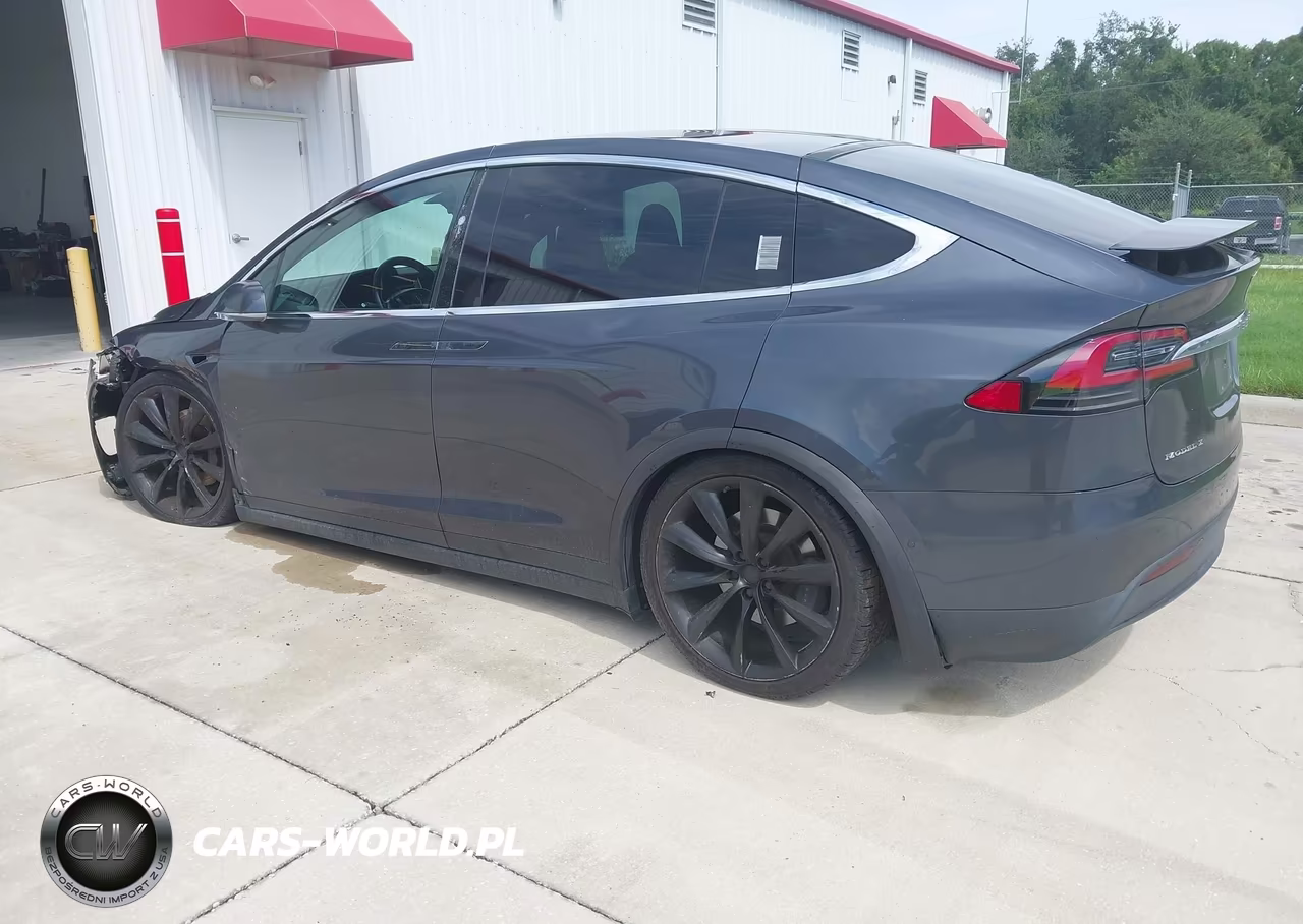 2017 Tesla Model X VIN:5YJXCAE25HF061024 - 3