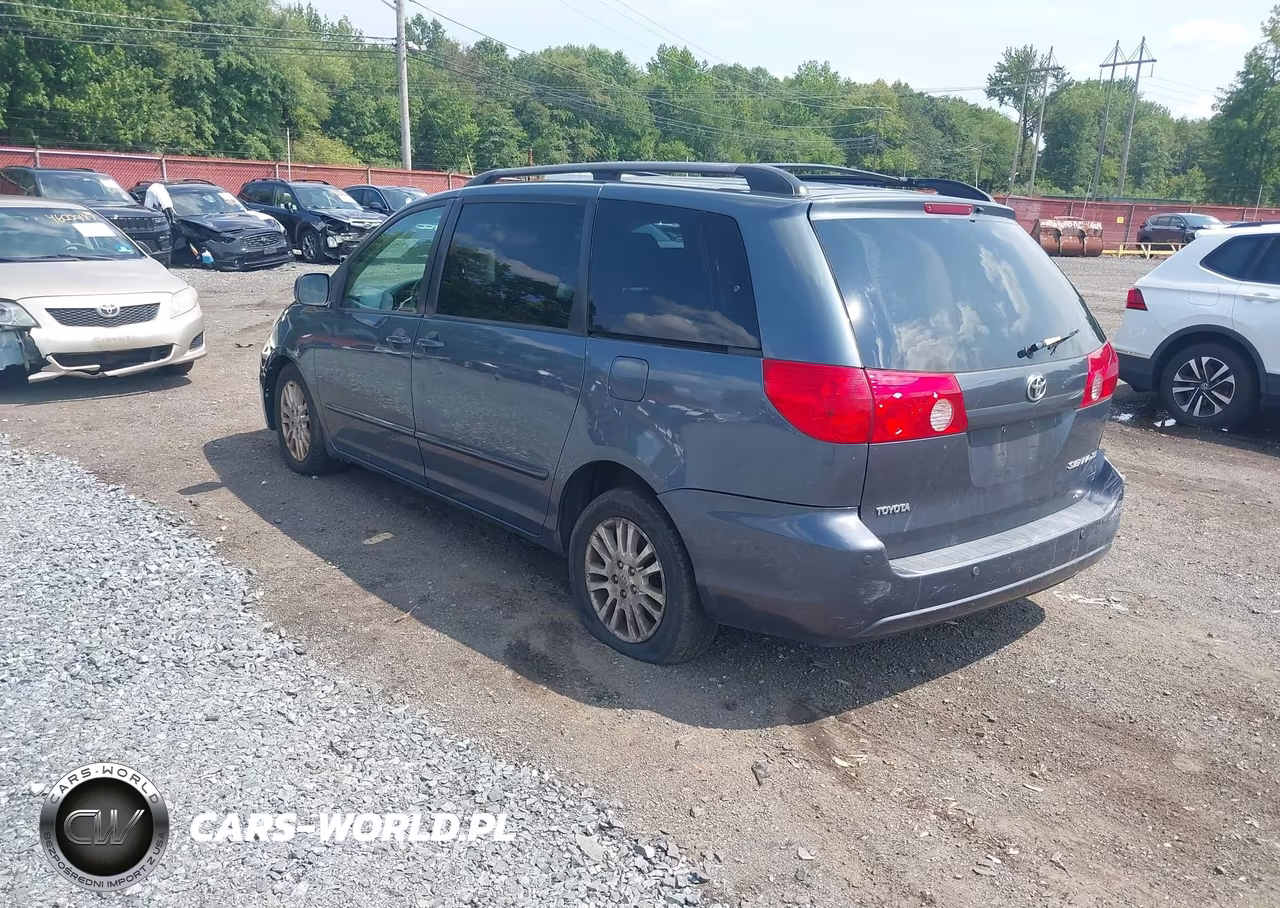 2010 Toyota Sienna Xle VIN:5TDYK4CC8AS332258 - 3