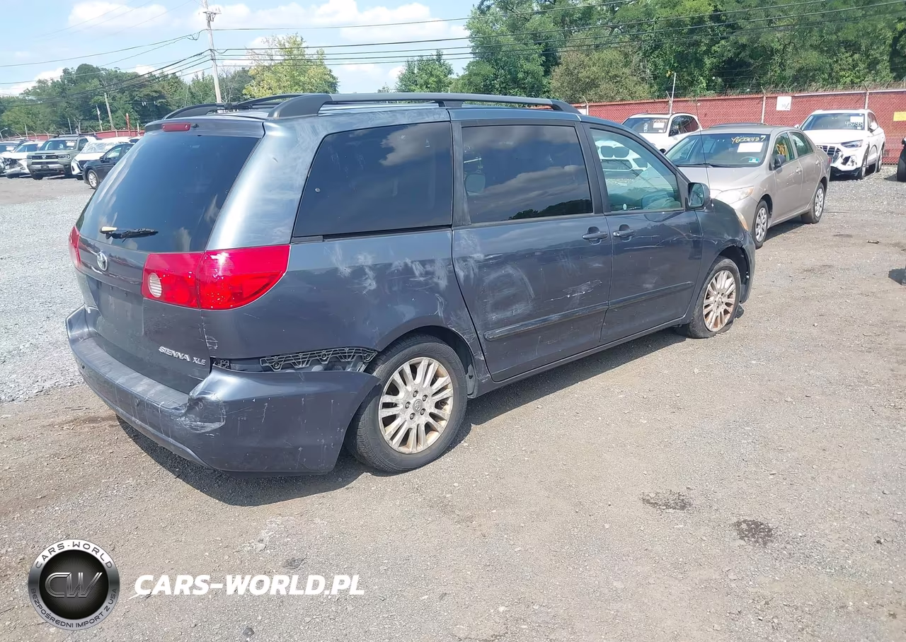 2010 Toyota Sienna Xle VIN:5TDYK4CC8AS332258 - 4