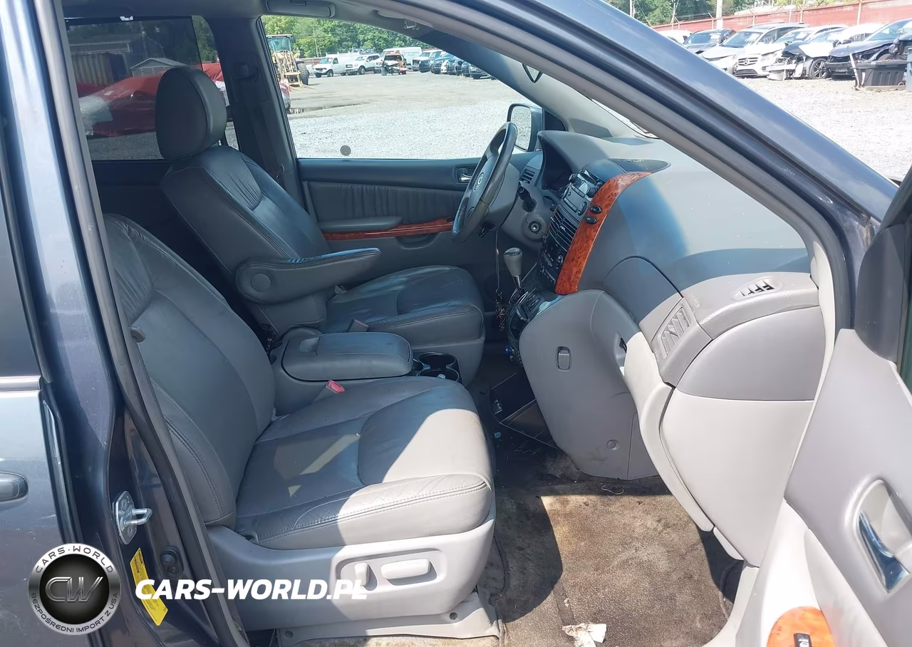 2010 Toyota Sienna Xle VIN:5TDYK4CC8AS332258 - 5