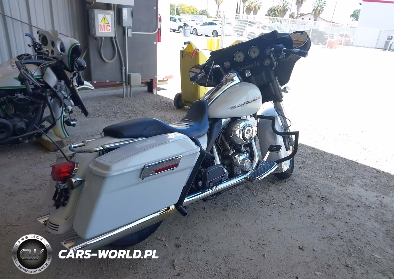 2008 Harley-Davidson Flhx VIN:1HD1KB4328Y612159 - 4