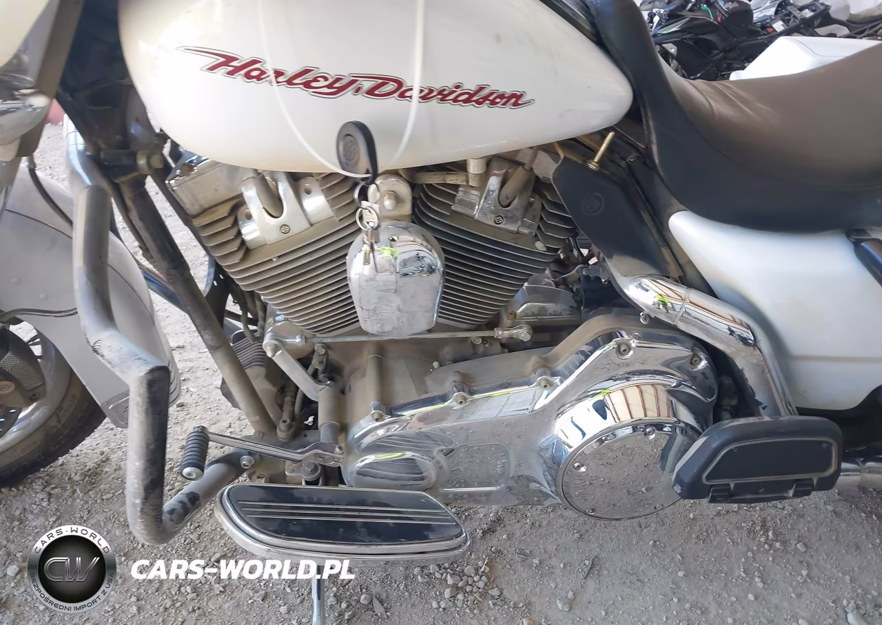 2008 Harley-Davidson Flhx VIN:1HD1KB4328Y612159 - 9