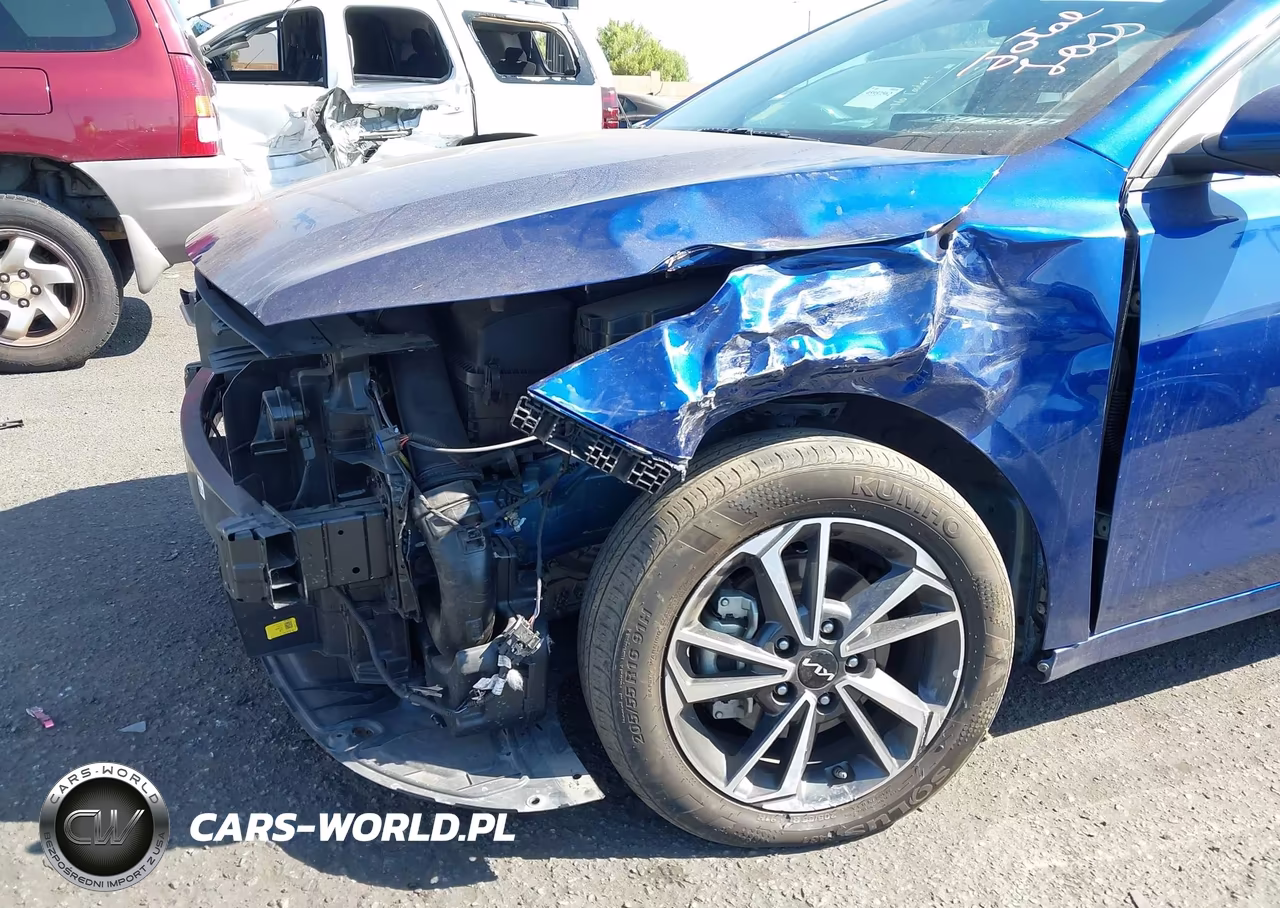2023 Kia Forte Lxs VIN:3KPF24AD4PE684257 - 18