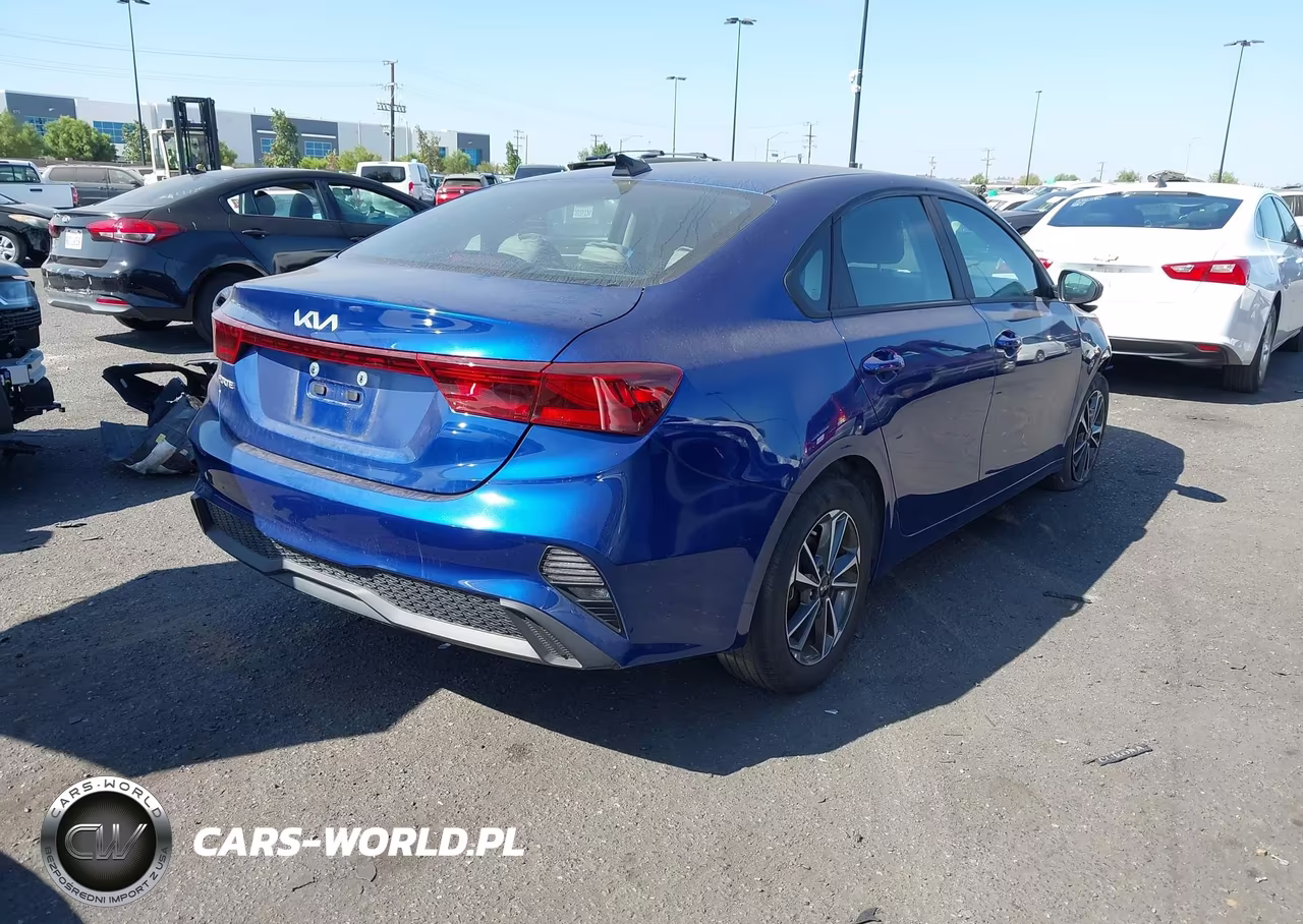 2023 Kia Forte Lxs VIN:3KPF24AD4PE684257 - 4