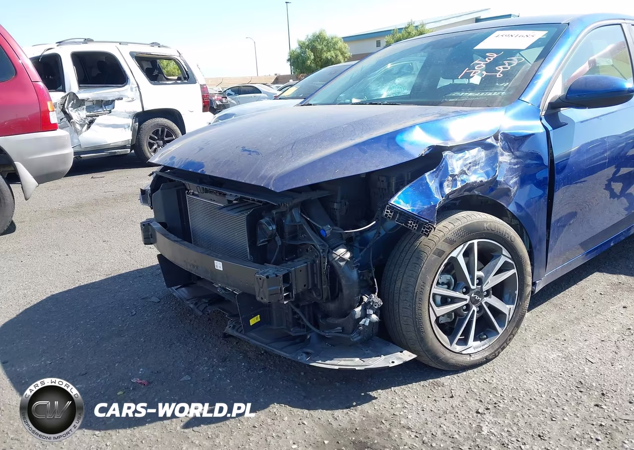 2023 Kia Forte Lxs VIN:3KPF24AD4PE684257 - 6