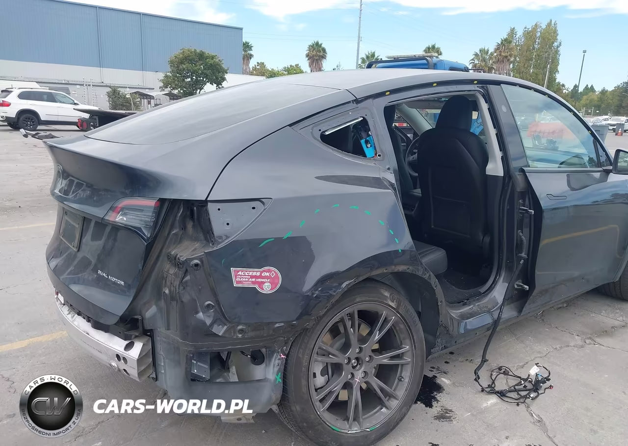 2025 Tesla Model Y Long Range Dual Motor All-Wheel Drive VIN:7SAYGDEEXSF241159 - 6