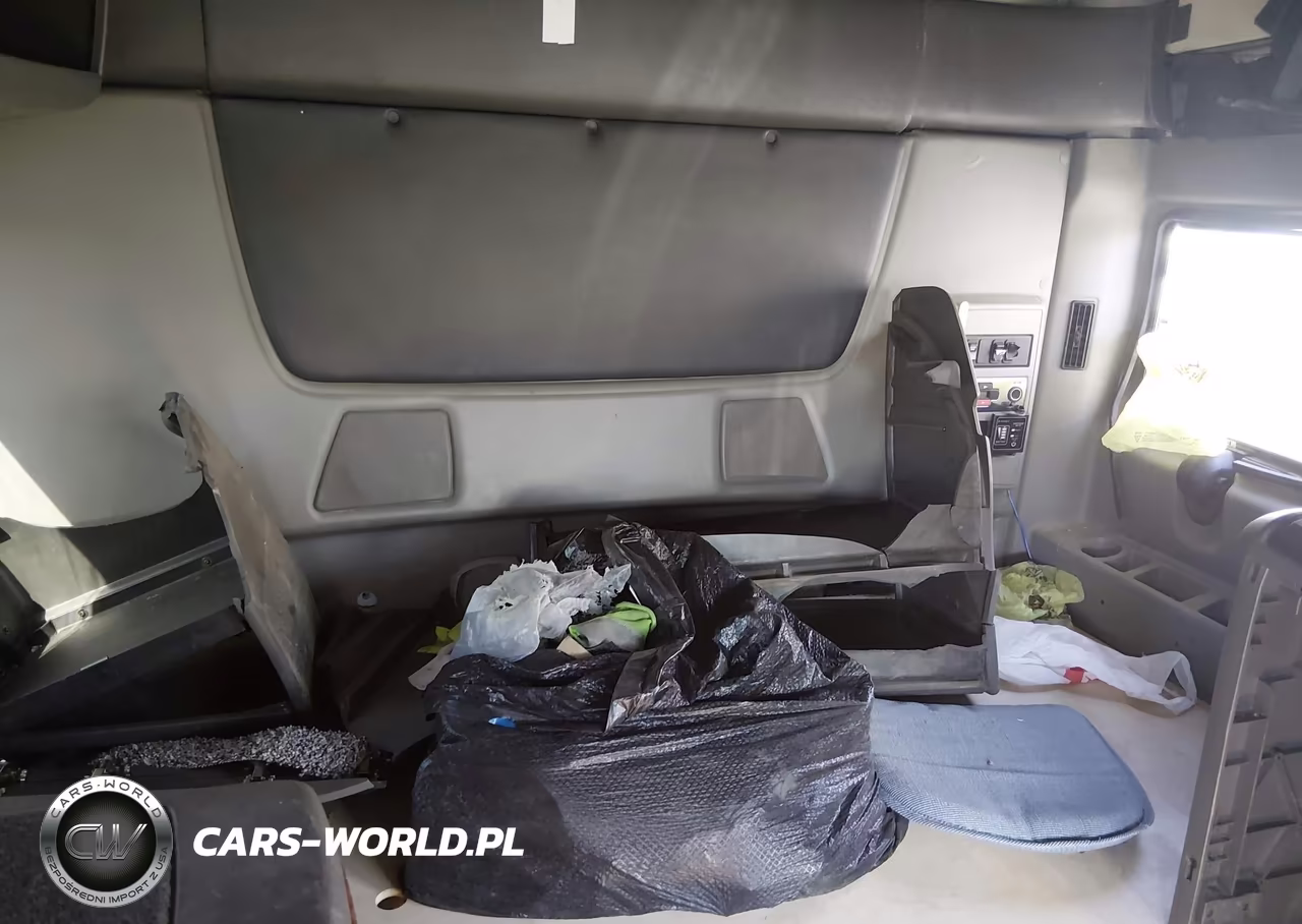 2018 International Lt VIN:3HSDZAPR3JN524566 - 8