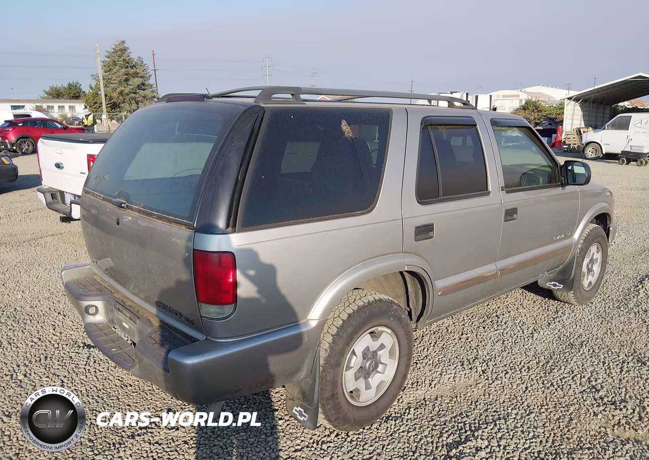 2002 Chevrolet Blazer Ls VIN:1GNDT13W02K219635 - 4