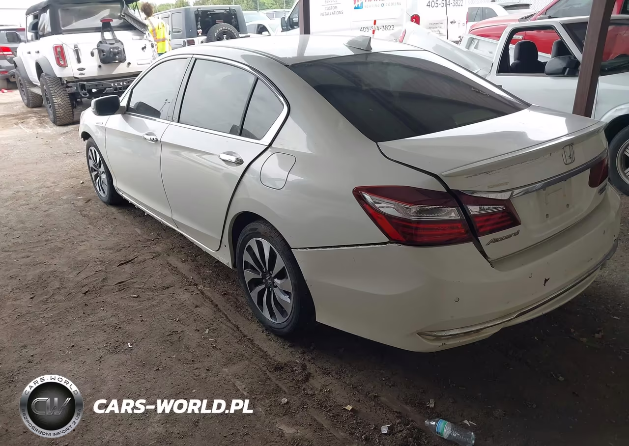 2017 Honda Accord Hybrid Touring VIN:JHMCR6F73HC006796 - 3