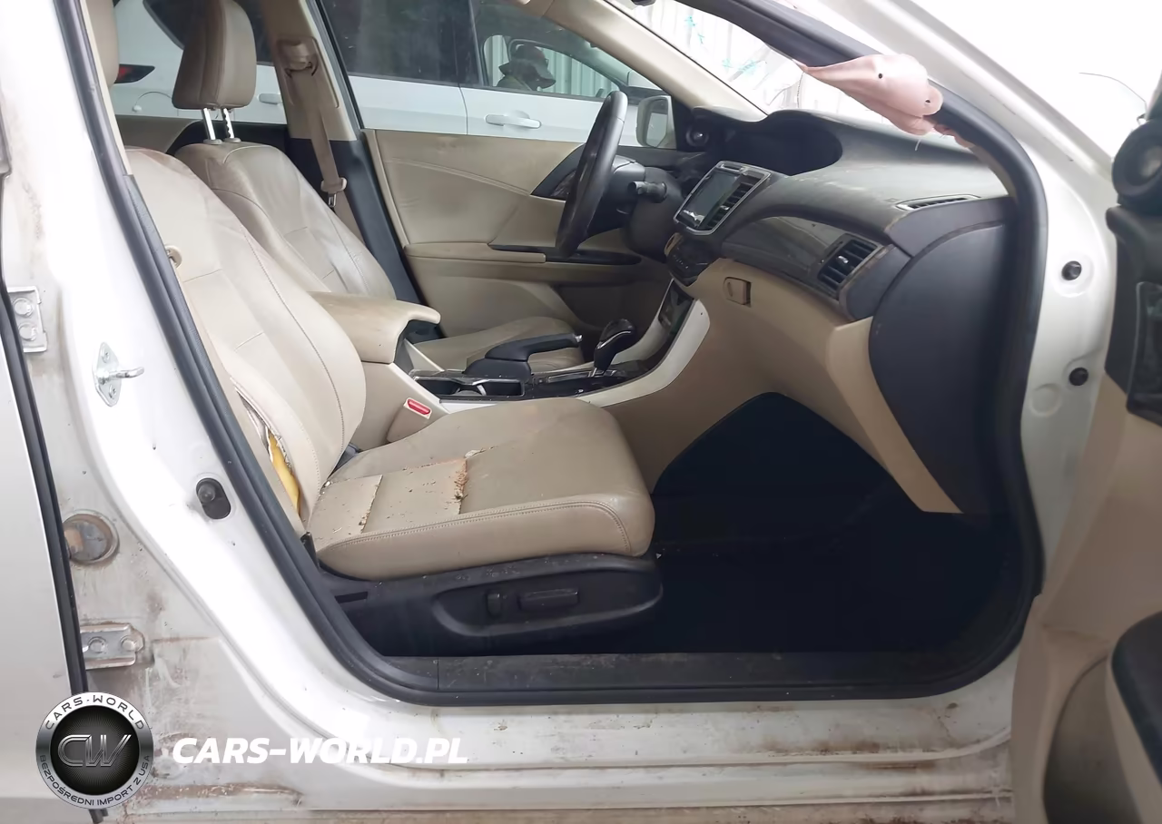 2017 Honda Accord Hybrid Touring VIN:JHMCR6F73HC006796 - 5