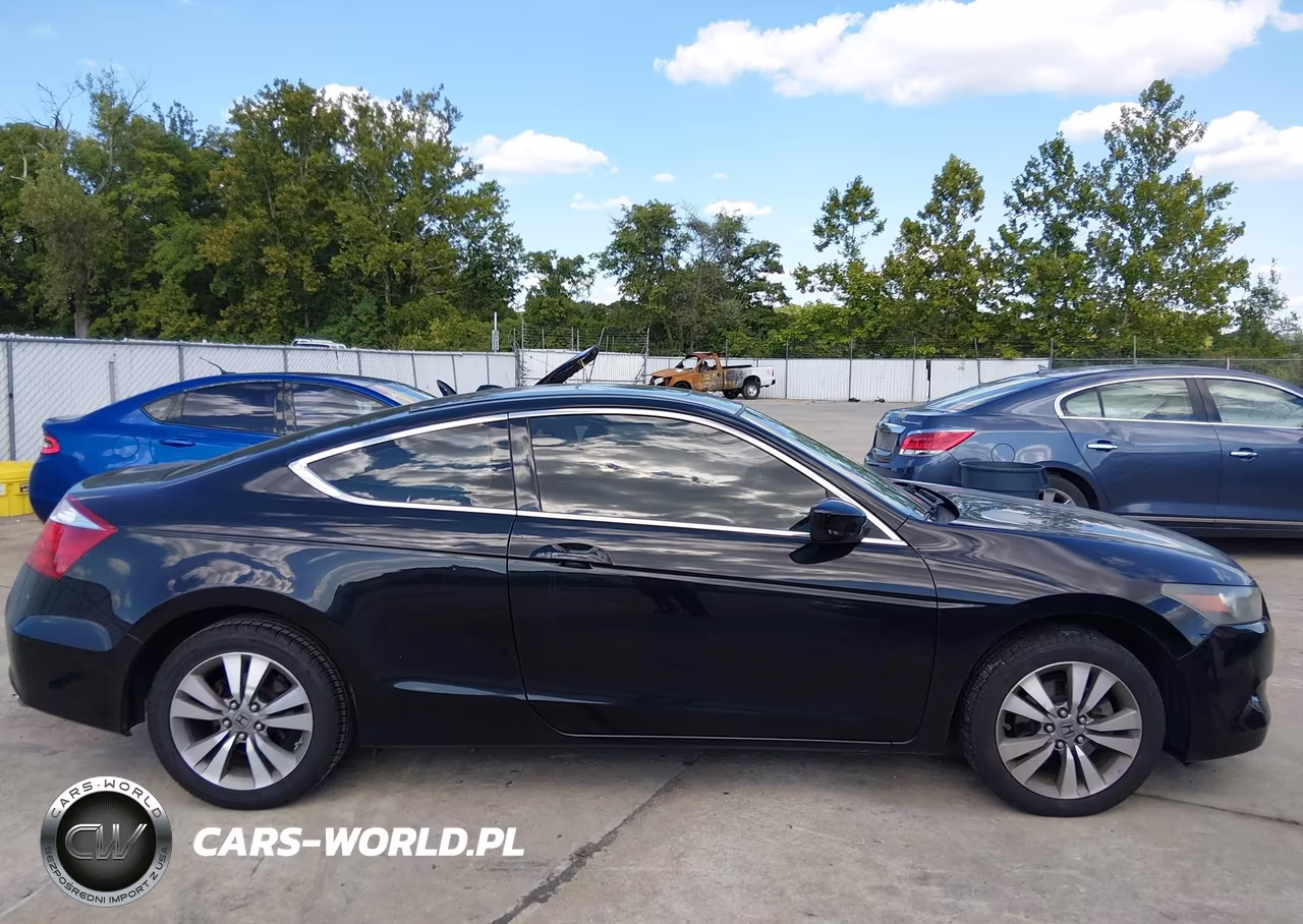 2010 Honda Accord Cpe VIN:1HGCS1B85AA013078 - 13