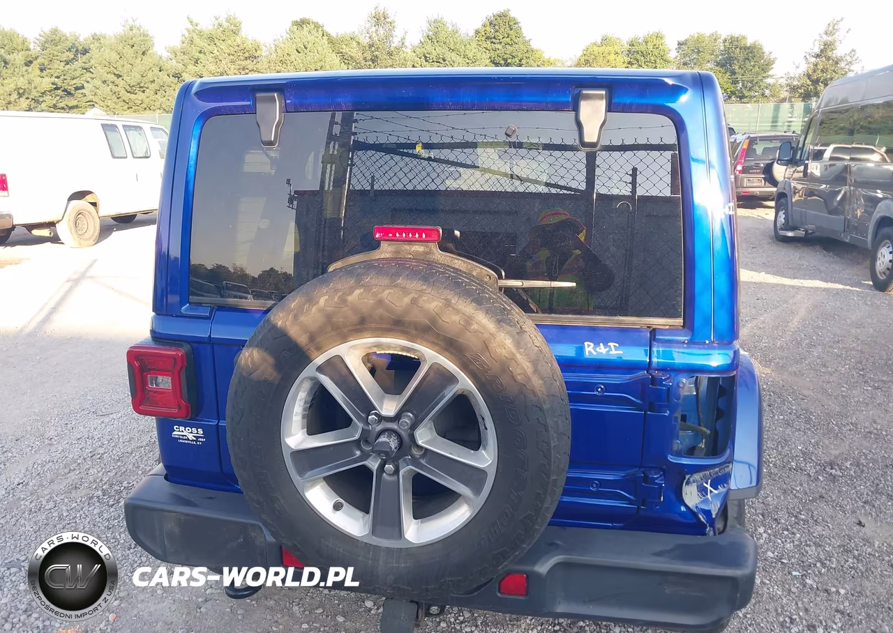 2020 Jeep Wrangler Unlimited Sahara 4X4 VIN:1C4HJXEN6LW103082 - 16
