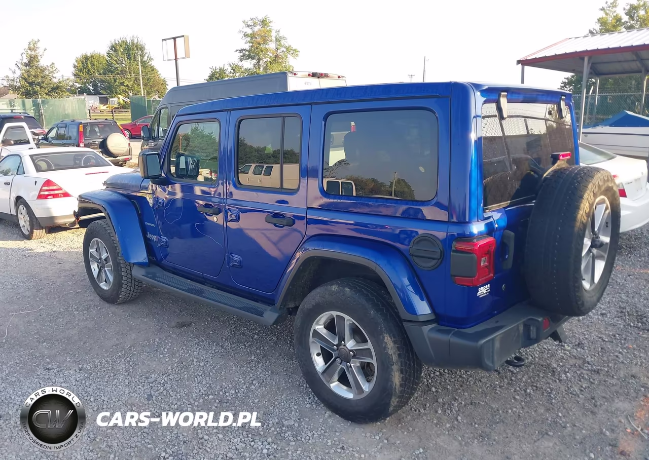 2020 Jeep Wrangler Unlimited Sahara 4X4 VIN:1C4HJXEN6LW103082 - 3