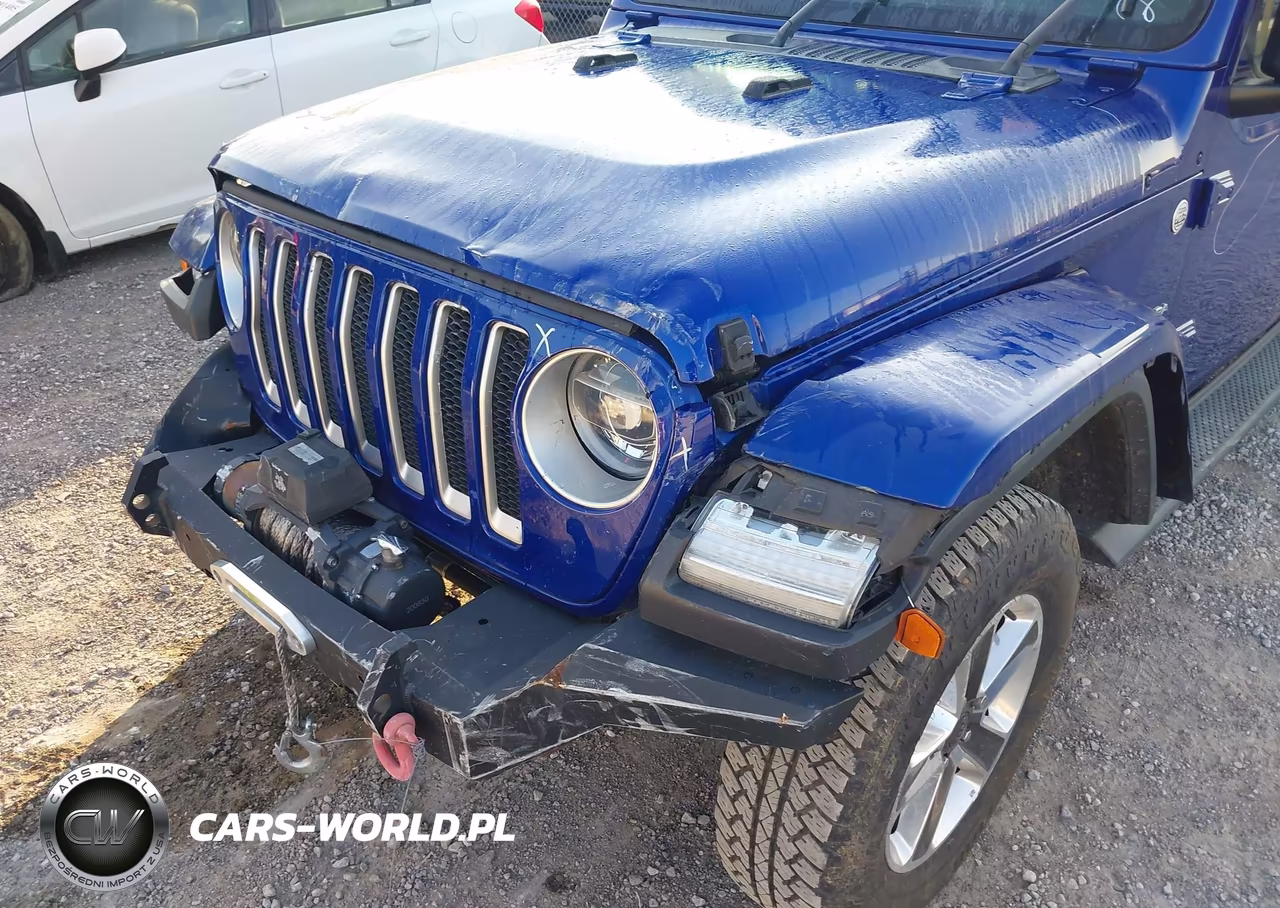 2020 Jeep Wrangler Unlimited Sahara 4X4 VIN:1C4HJXEN6LW103082 - 6