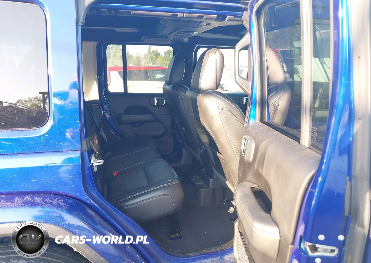 2020 Jeep Wrangler Unlimited Sahara 4X4 VIN:1C4HJXEN6LW103082 - 8