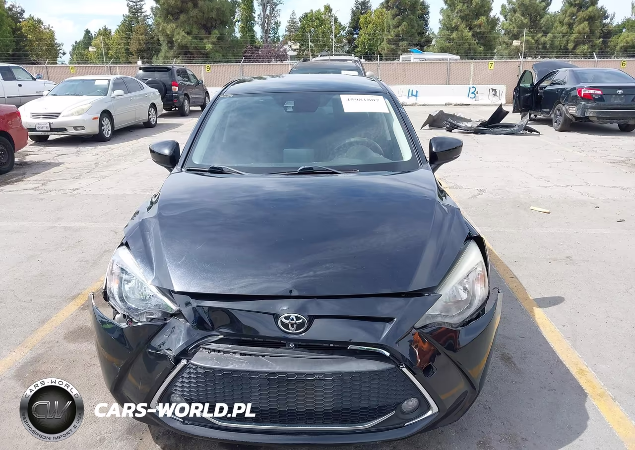 2019 Toyota Yaris Le VIN:3MYDLBYV6KY513865 - 12