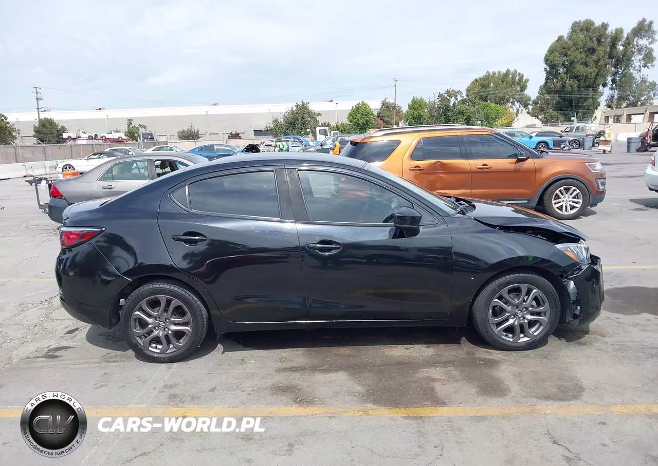 2019 Toyota Yaris Le VIN:3MYDLBYV6KY513865 - 13