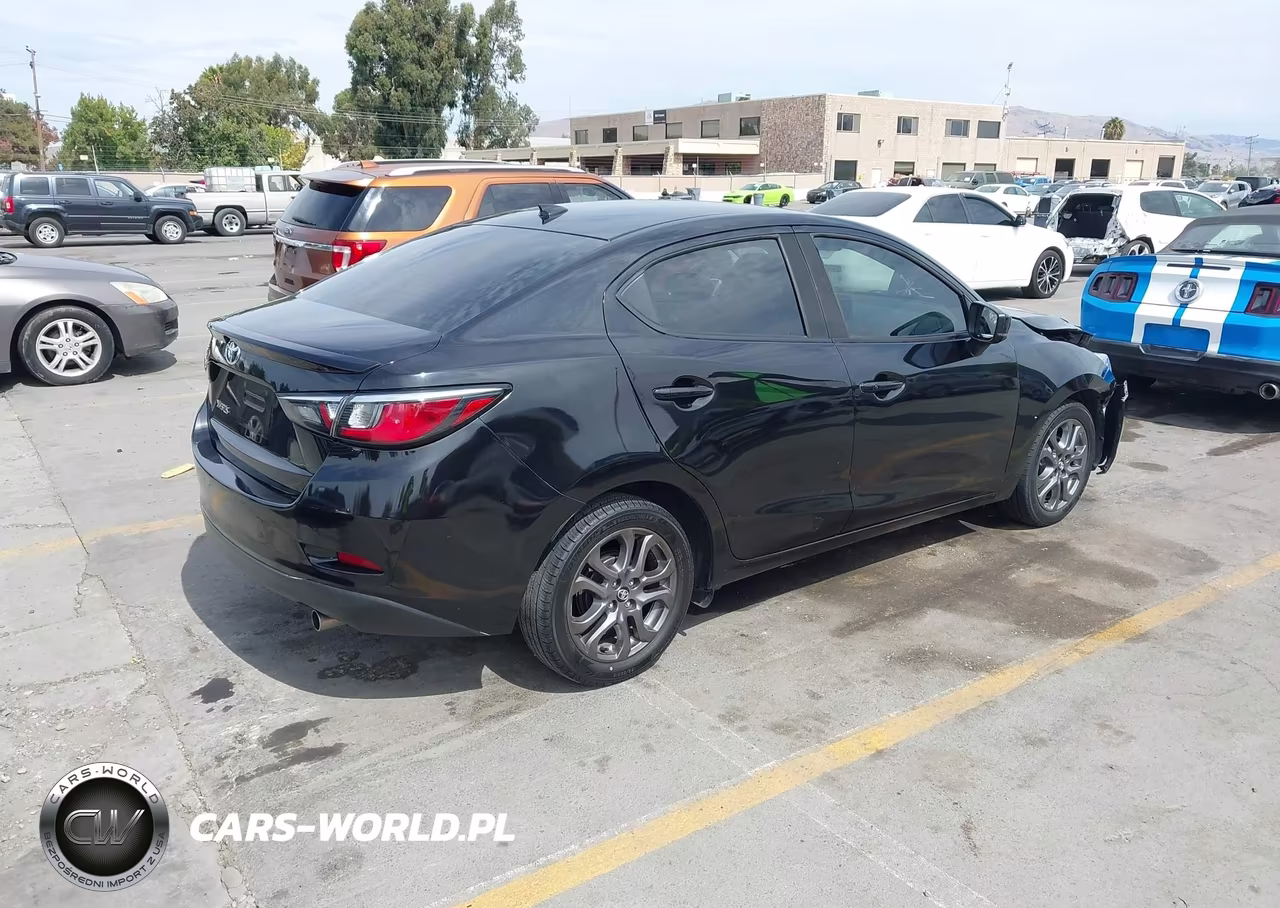 2019 Toyota Yaris Le VIN:3MYDLBYV6KY513865 - 4