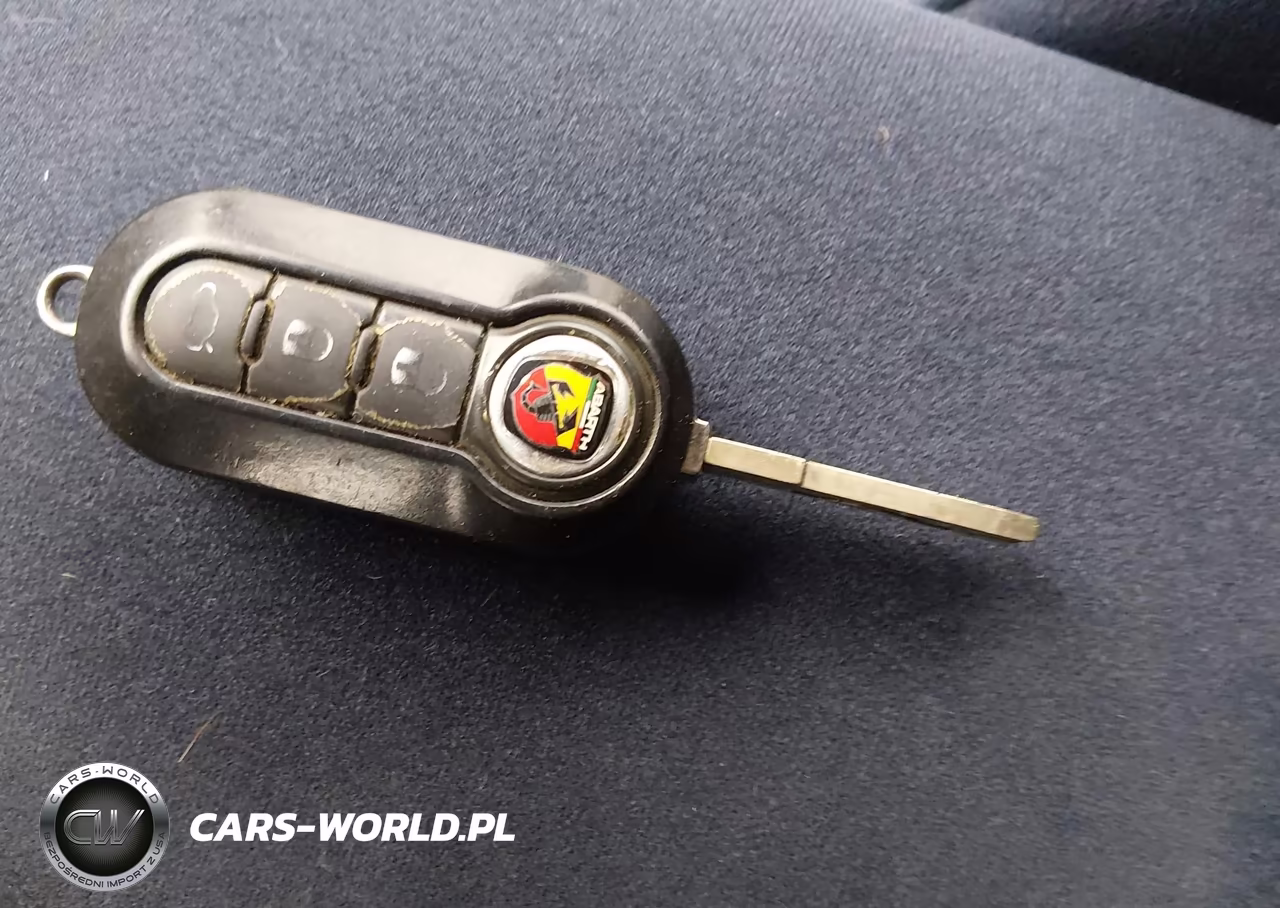 2015 Fiat 500 Abarth VIN:3C3CFFFH2FT621929 - 11