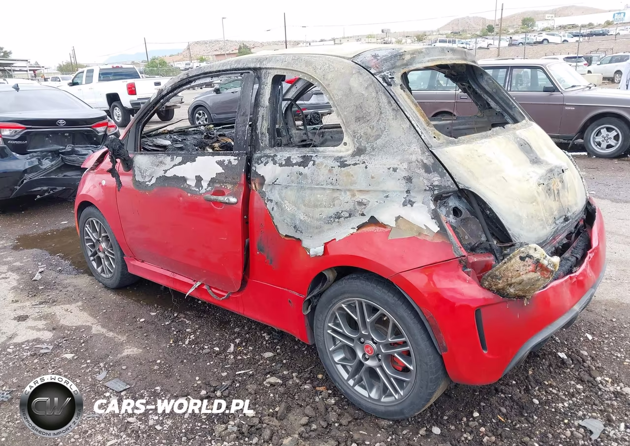2015 Fiat 500 Abarth VIN:3C3CFFFH2FT621929 - 3