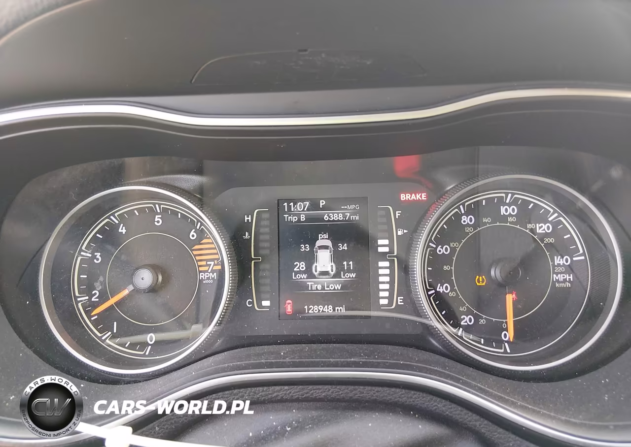 2019 Jeep Cherokee Latitude Fwd VIN:1C4PJLCB8KD172170 - 7