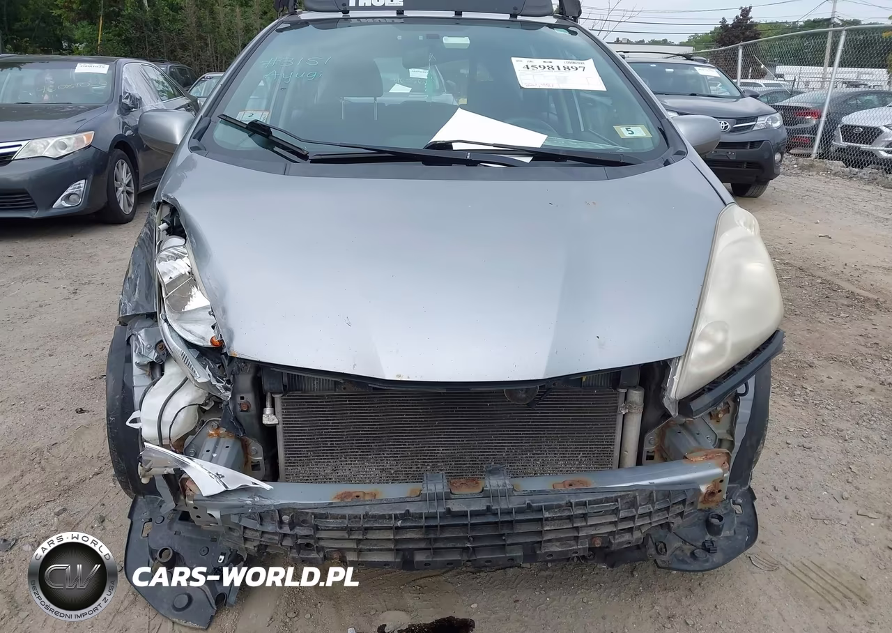 2010 Honda Fit Sport VIN:JHMGE8H47AC004888 - 6