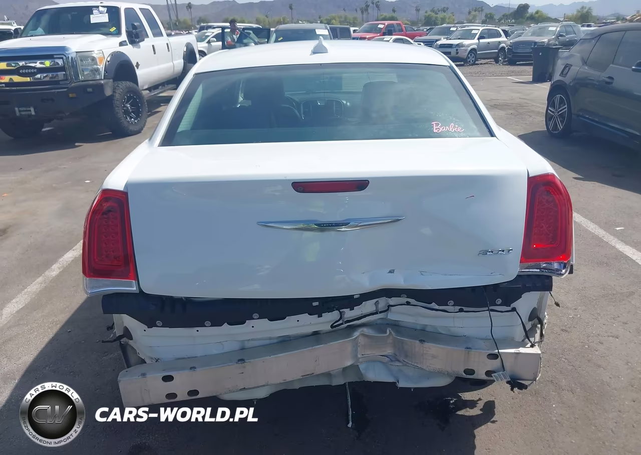 2016 Chrysler 300 Limited VIN:2C3CCAAG8GH229719 - 17