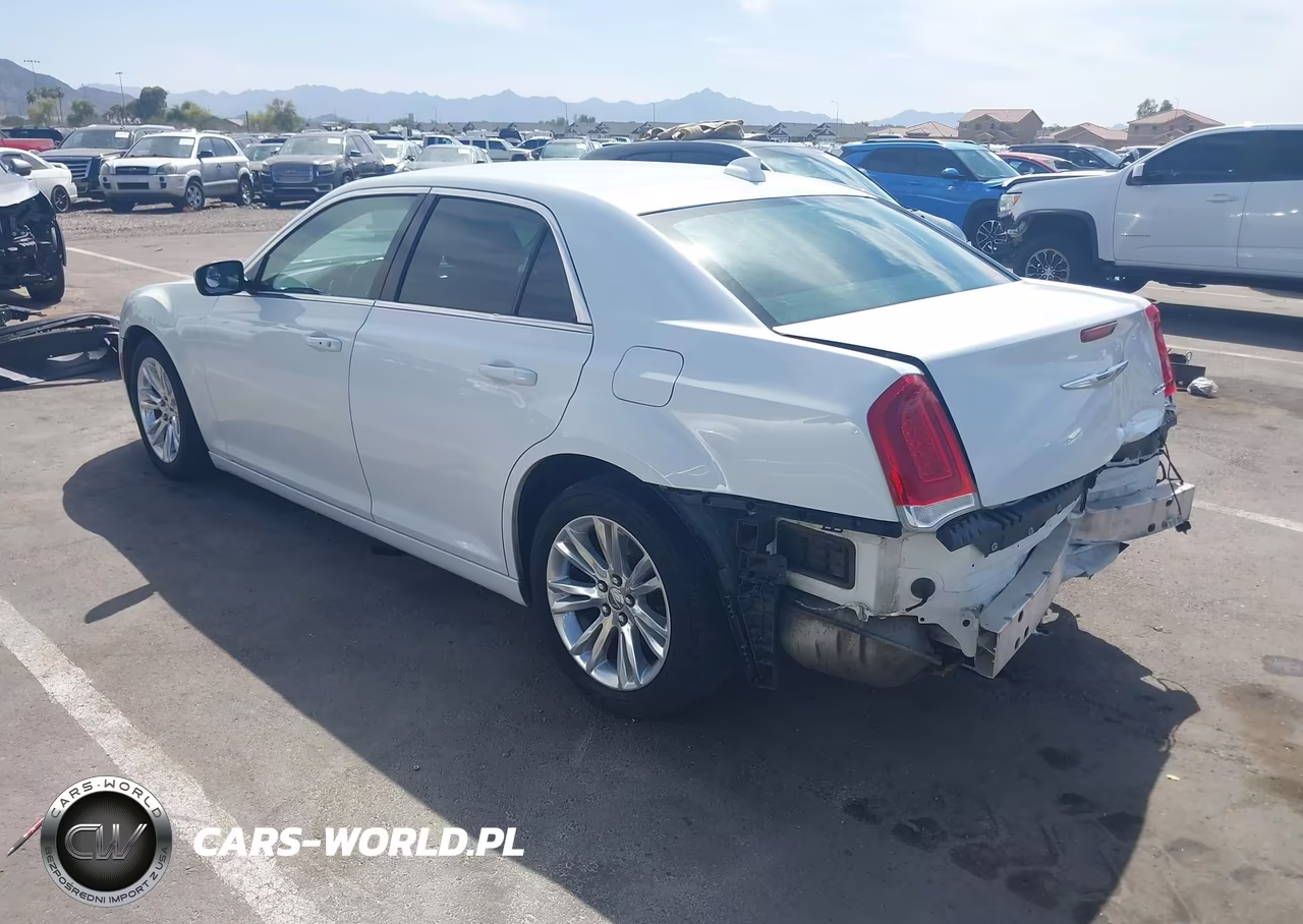 2016 Chrysler 300 Limited VIN:2C3CCAAG8GH229719 - 3