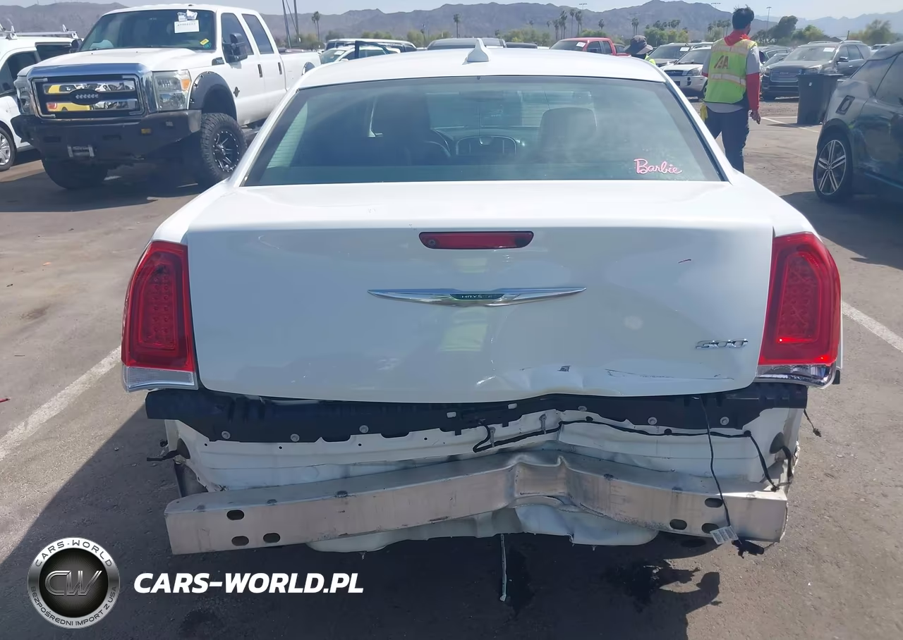 2016 Chrysler 300 Limited VIN:2C3CCAAG8GH229719 - 6