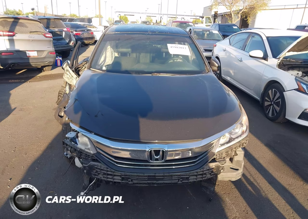 2016 Honda Accord Sport VIN:1HGCR2F5XGA093262 - 13