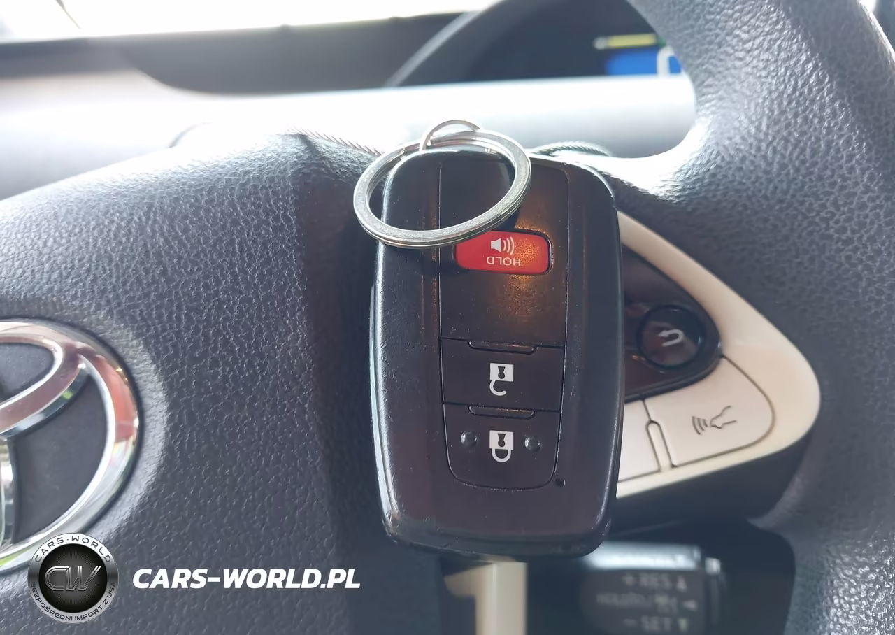 2017 Toyota Prius Two VIN:JTDKBRFU5H3573035 - 11
