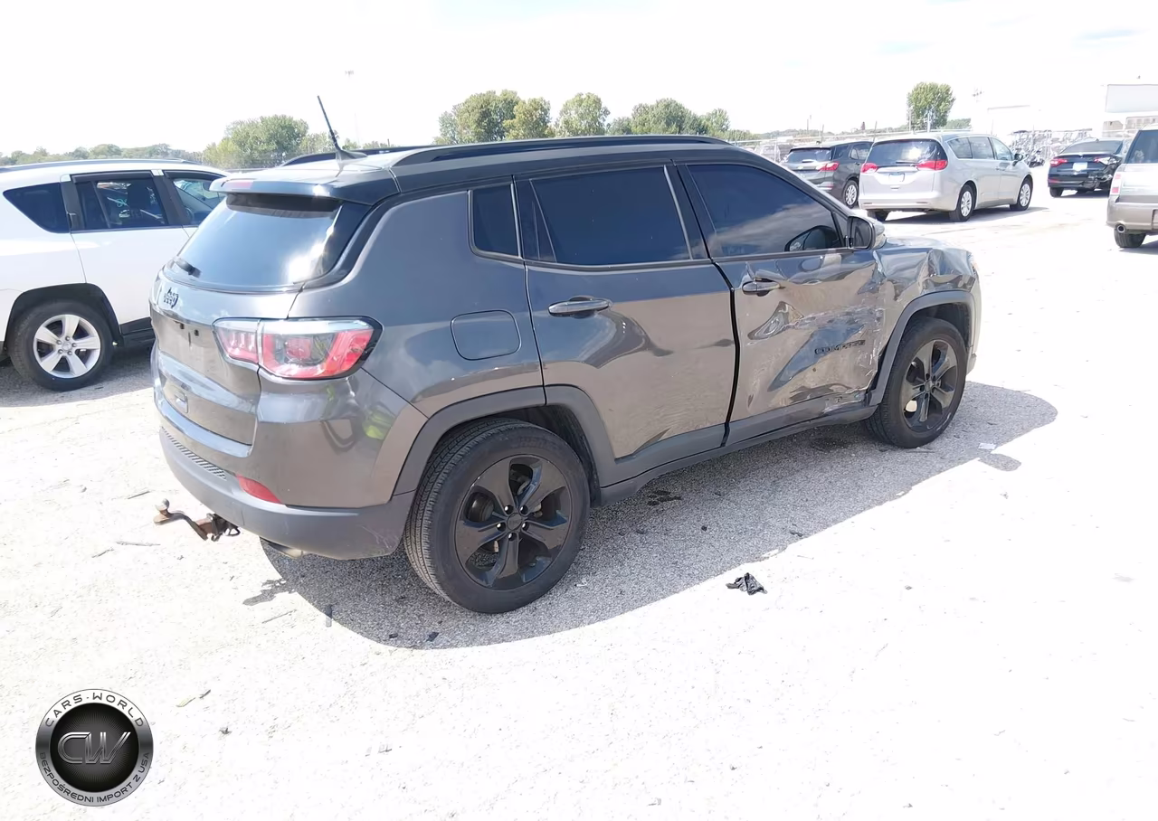 2019 Jeep Compass Altitude Fwd VIN:3C4NJCBB8KT613301 - 4