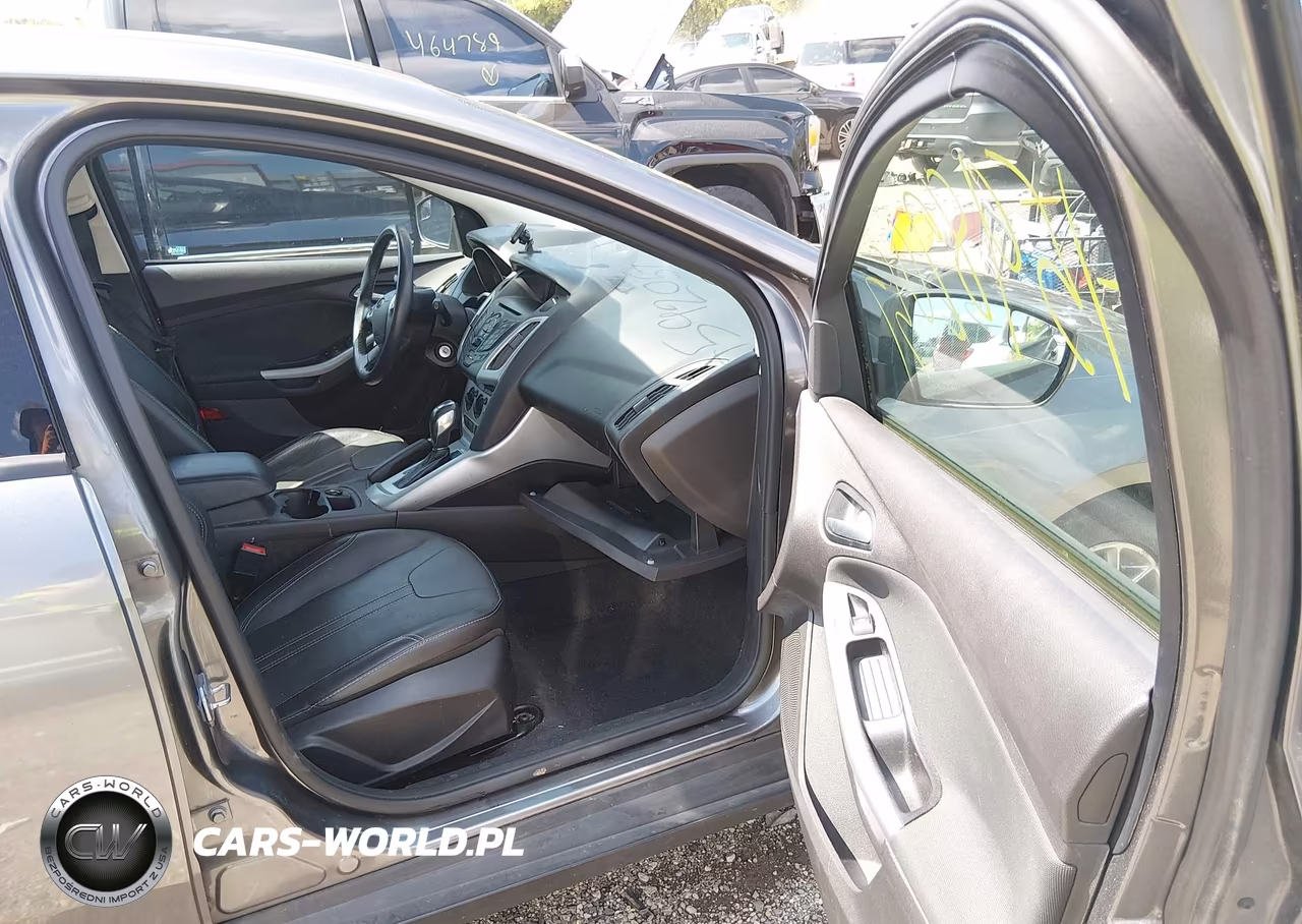 2014 Ford Focus Se VIN:1FADP3K28EL218244 - 5