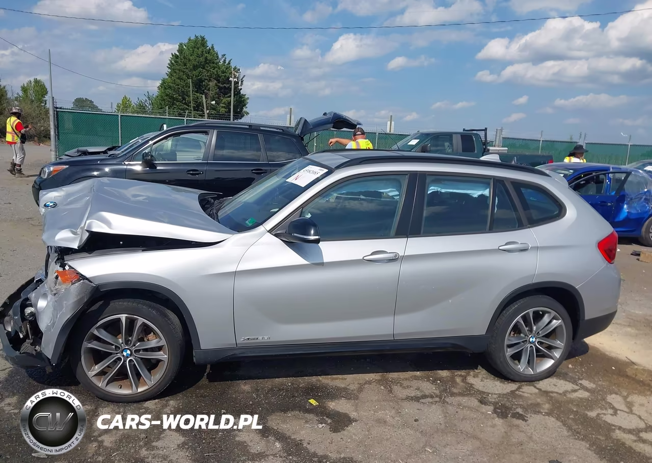 2015 BMW X1 xDrive35I VIN:WBAVM5C51FVV94492 - 14