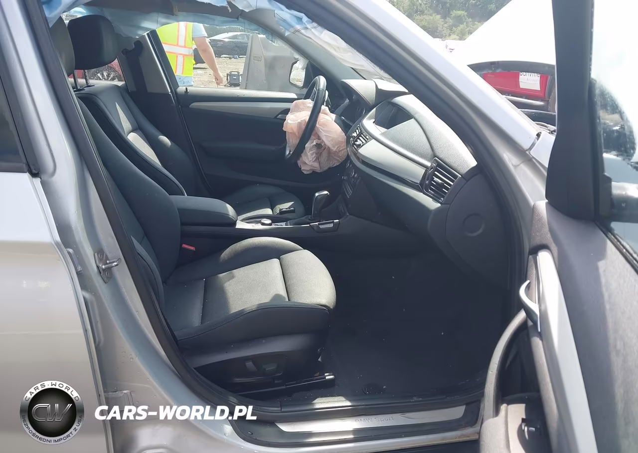 2015 BMW X1 xDrive35I VIN:WBAVM5C51FVV94492 - 5