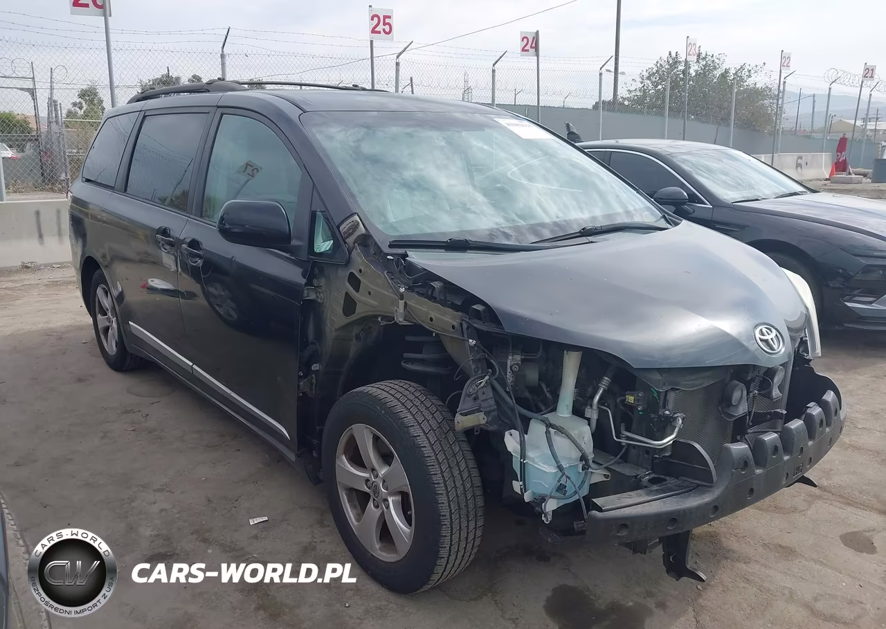 2013 Toyota Sienna Le V6 8 Passenger – zdjęcie 1 z 19