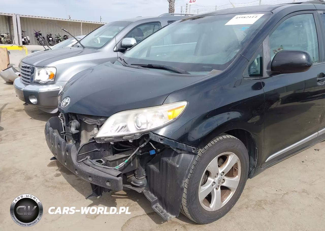 2013 Toyota Sienna Le V6 8 Passenger VIN:5TDKK3DC9DS320333 - 19