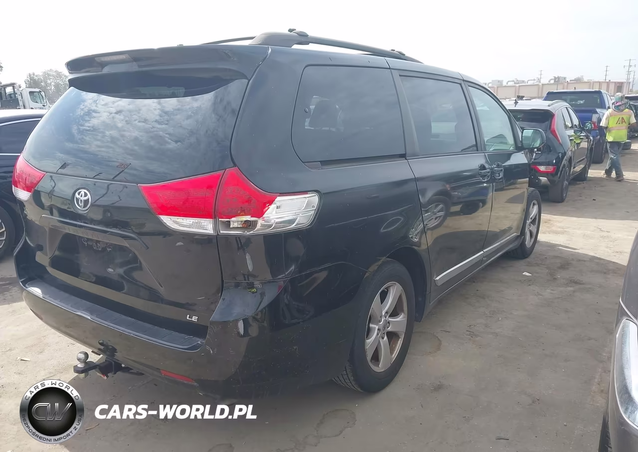 2013 Toyota Sienna Le V6 8 Passenger VIN:5TDKK3DC9DS320333 - 4