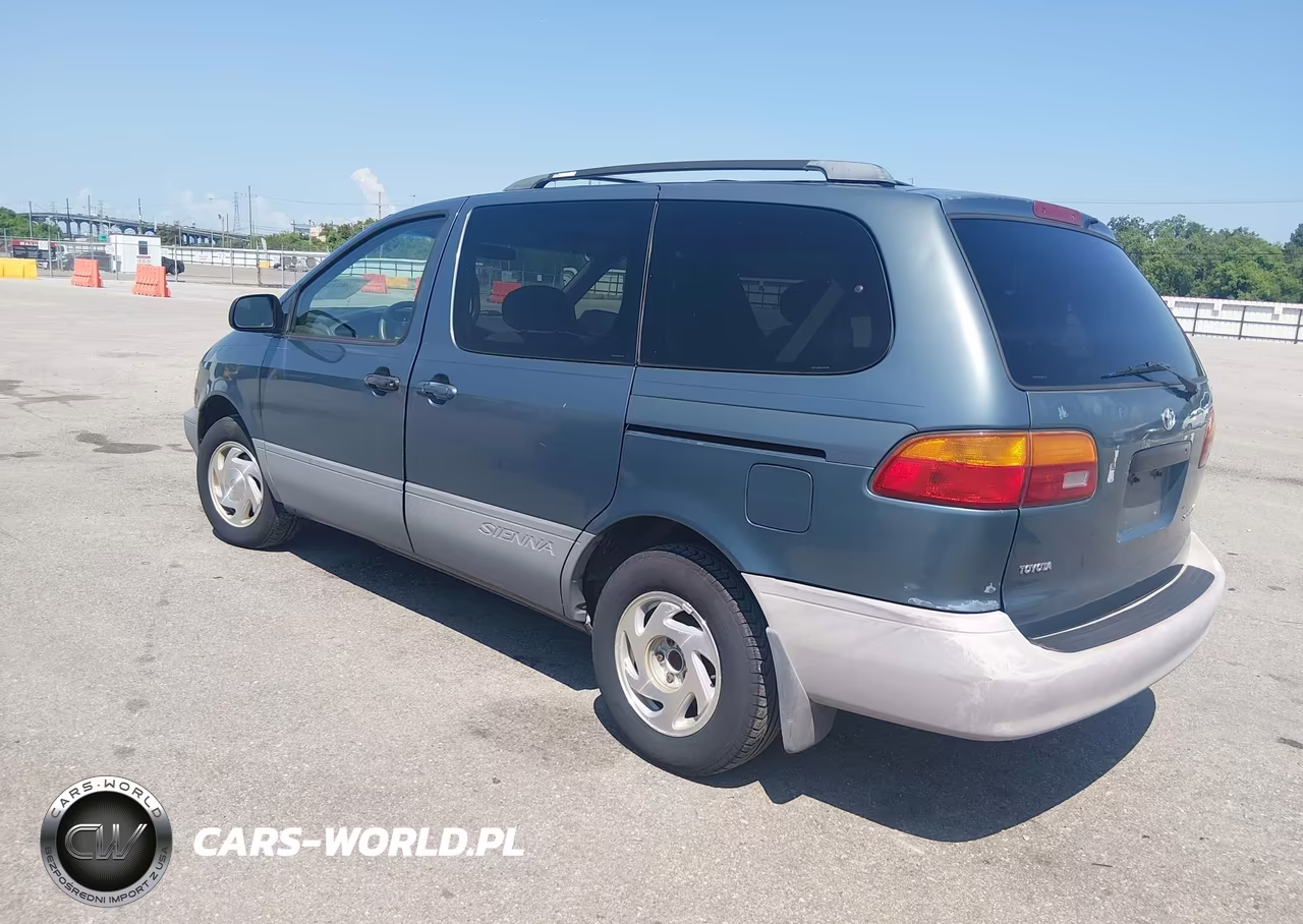 2000 Toyota Sienna Le VIN:4T3ZF13C0YU272153 - 3