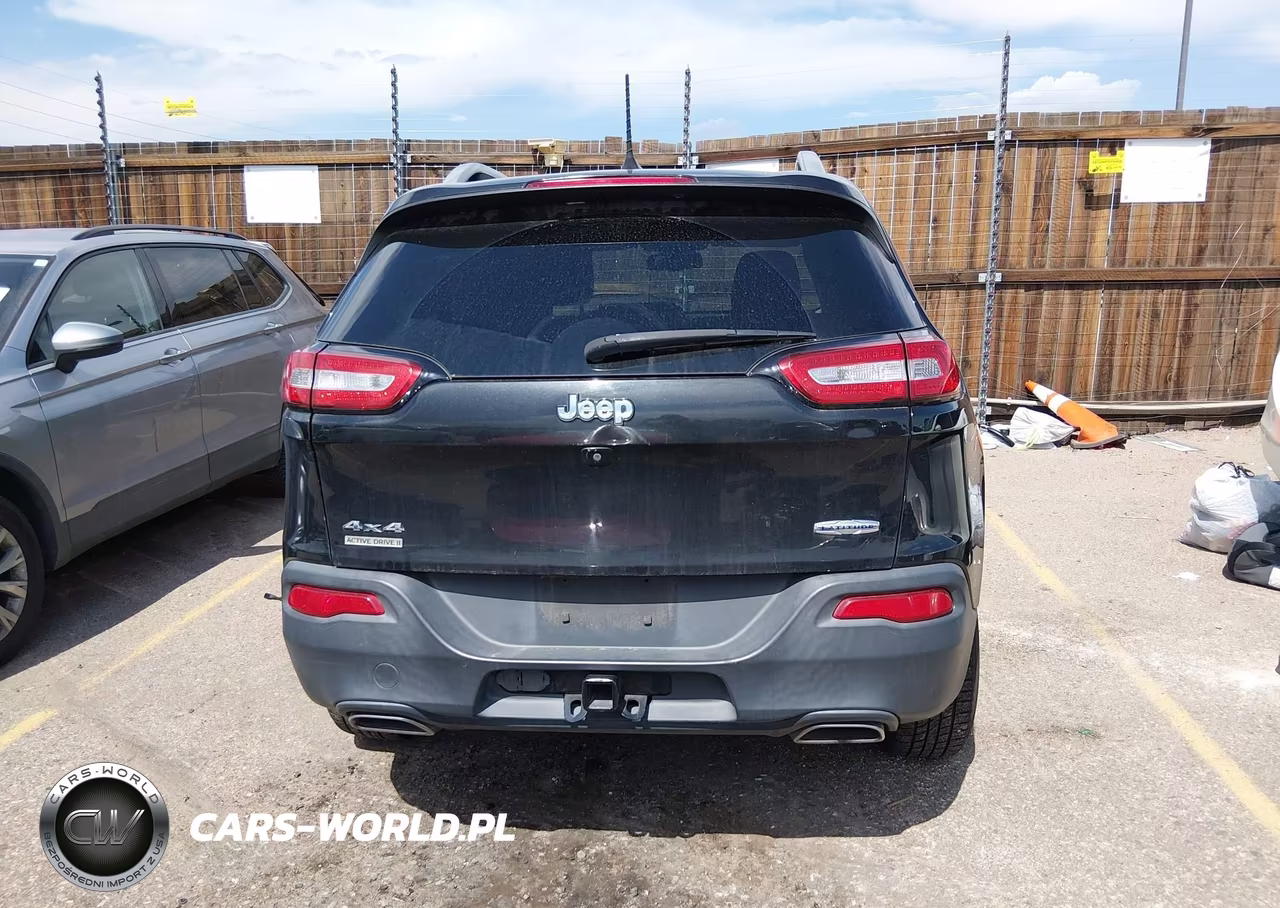 2016 Jeep Cherokee Latitude VIN:1C4PJMCS0GW199882 - 17