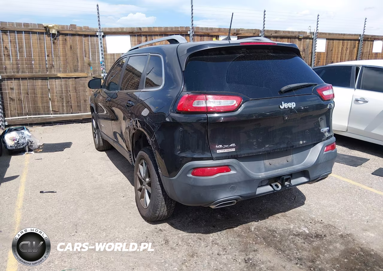 2016 Jeep Cherokee Latitude VIN:1C4PJMCS0GW199882 - 3